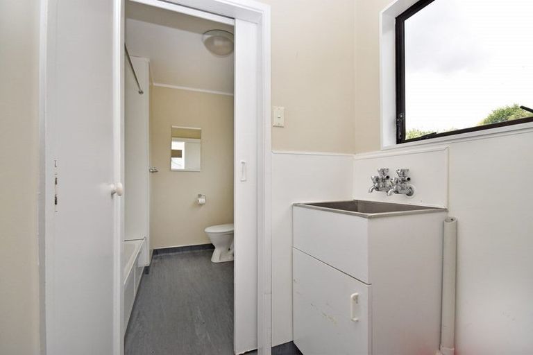 Photo of property in 2/87 Kayes Road, Pukekohe, 2120