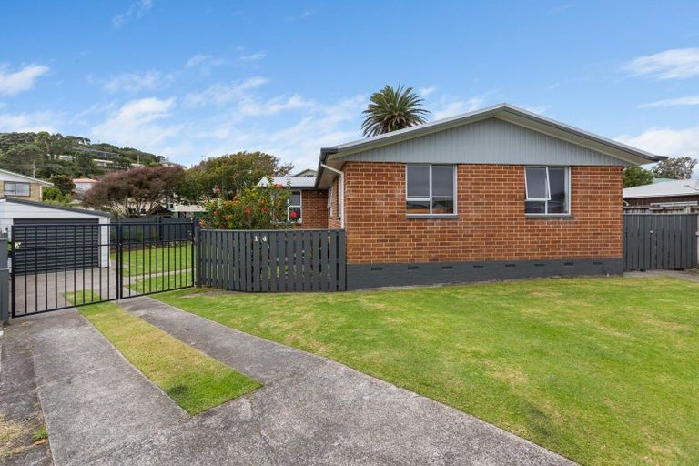 Photo of property in 14 Naumai Place, Spotswood, New Plymouth, 4310