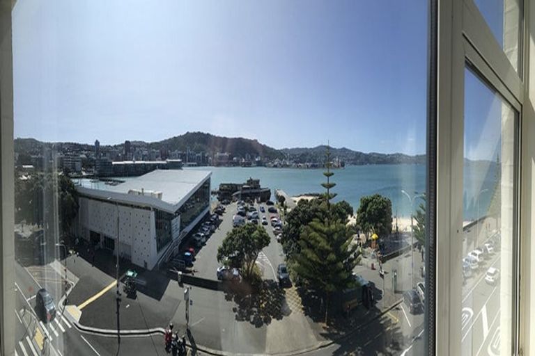 Photo of property in 4/154 Oriental Parade, Oriental Bay, Wellington, 6011