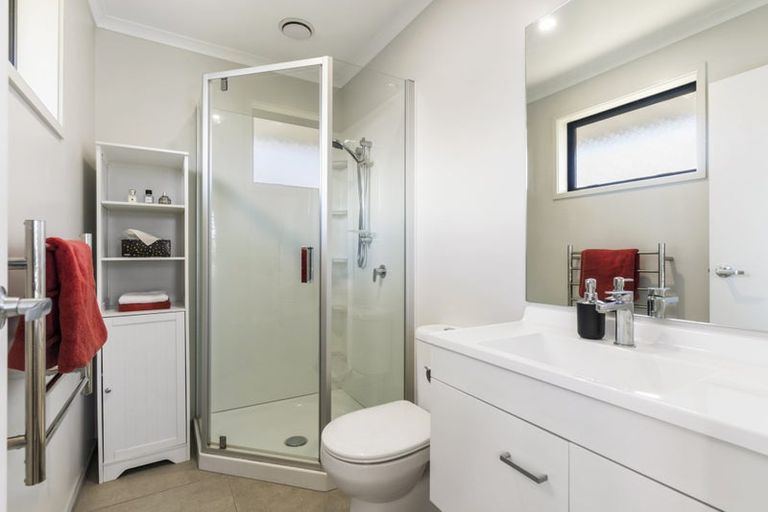 Photo of property in 50 Taikura Avenue, Red Beach, 0932