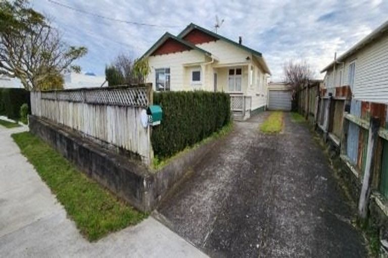 Photo of property in 36 Beach Street, Fitzroy, New Plymouth, 4312