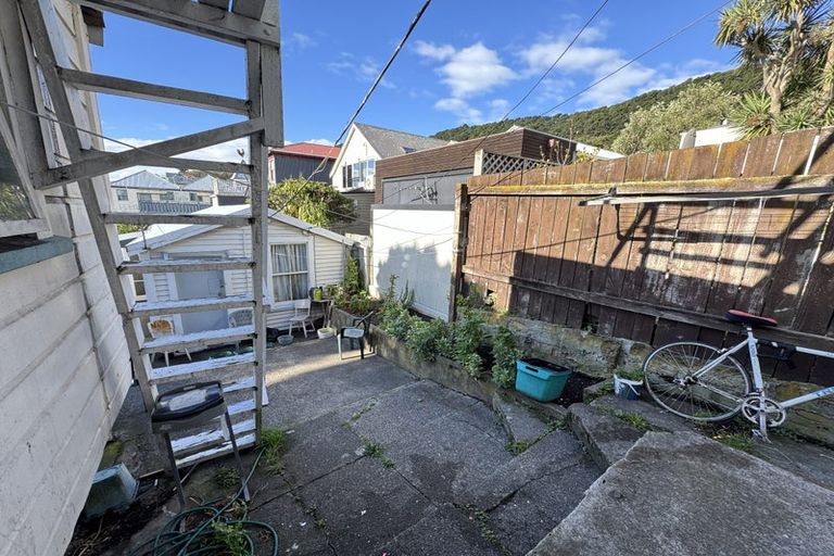 Photo of property in 16 Austin Street, Mount Victoria, Wellington, 6011