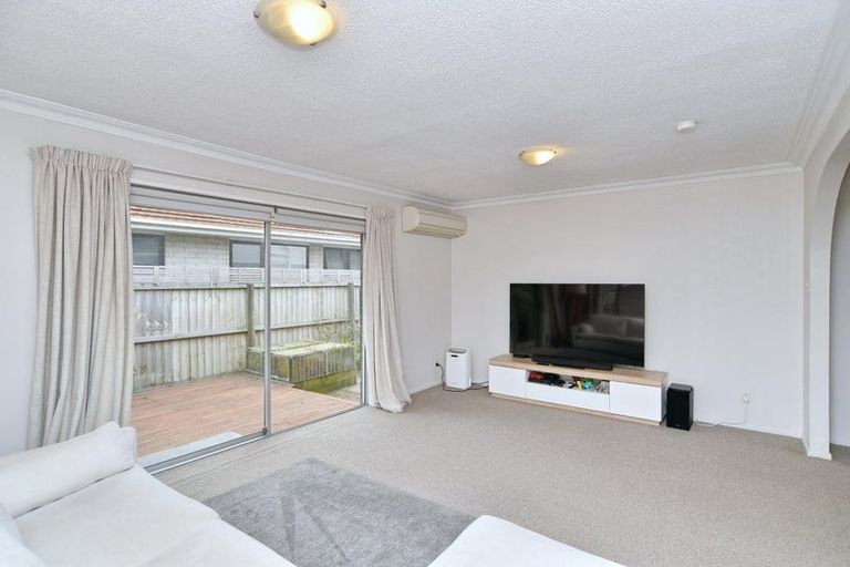 Photo of property in 7 Apsley Drive, Russley, Christchurch, 8042