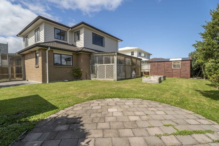 Photo of property in 213 Mark Avenue, Grenada Village, Wellington, 6037