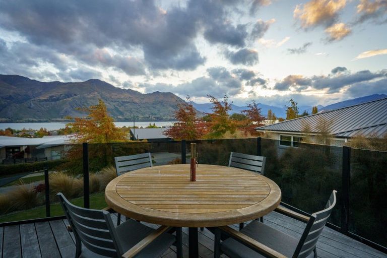 Photo of property in 9 Forest Heights, Wanaka, 9305
