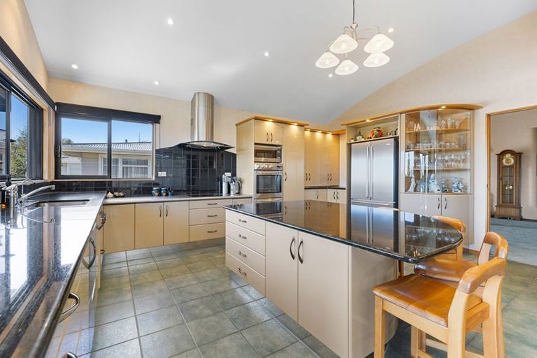 Photo of property in 3 Fairfax Terrace, Frankleigh Park, New Plymouth, 4310