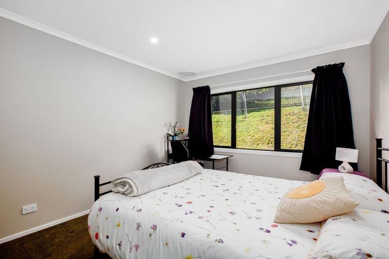 Photo of property in 24 Queen Charlotte Drive, Aotea, Porirua, 5024