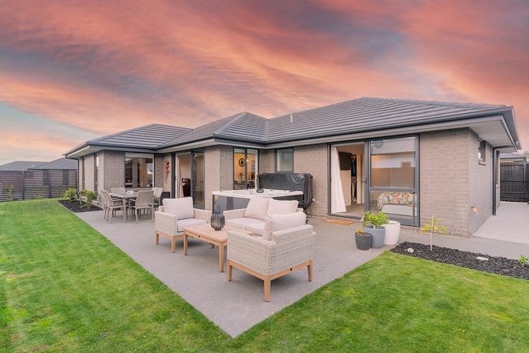 Photo of property in 4 Pierce Street, Marshland, Christchurch, 8083