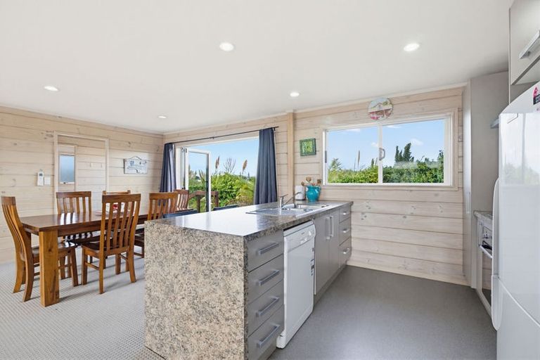 Photo of property in 42 Carina Way, Whitianga, 3510