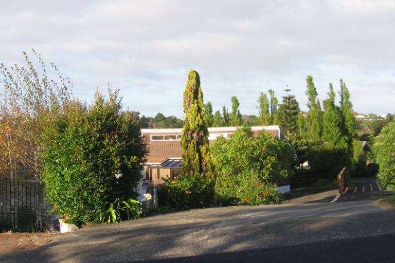 Photo of property in 2/66 Lynden Avenue, Hillcrest, Auckland, 0627