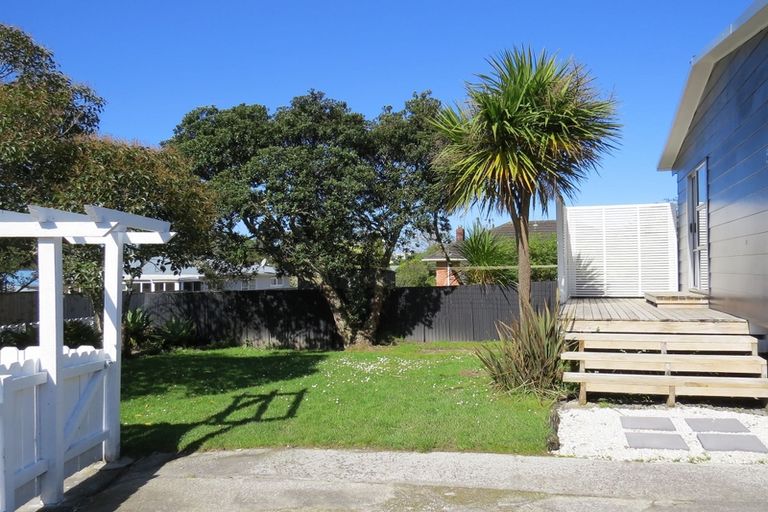 Photo of property in 55 Stottholm Road, Titirangi, Auckland, 0604