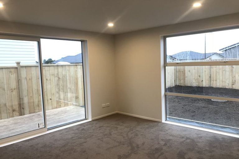Photo of property in 25 Karokaro Road, Takanini, 2112