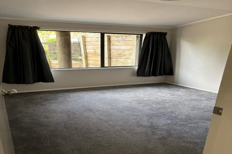 Photo of property in 19 Makora Grove, Paremata, Porirua, 5024