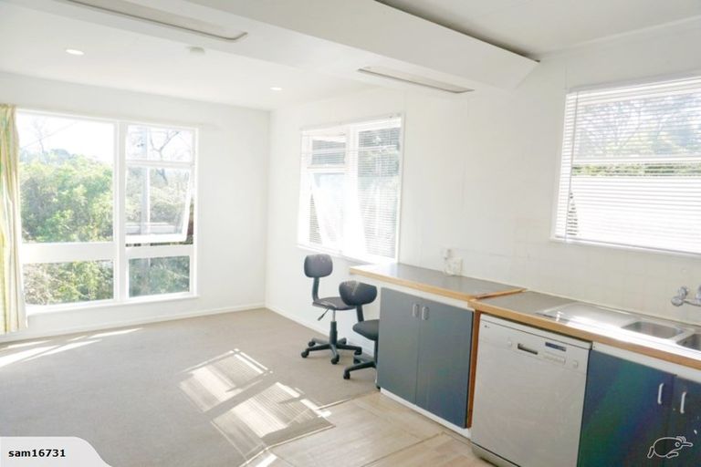 Photo of property in 38 Lanigan Street, Birkdale, Auckland, 0626