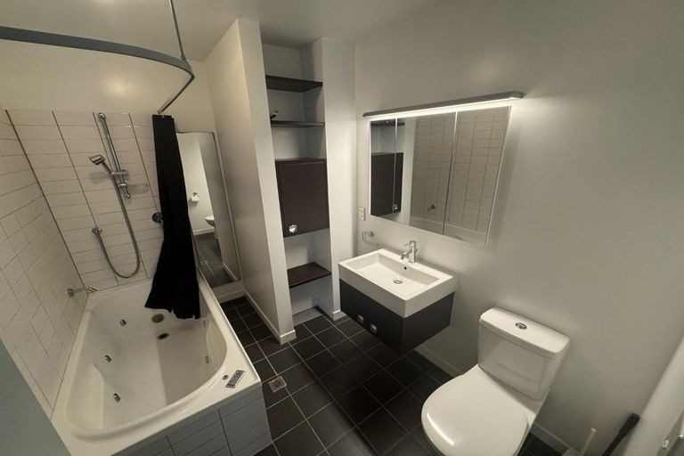 Photo of property in Montreaux Apartments, 9c/164 The Terrace, Wellington Central, Wellington, 6011