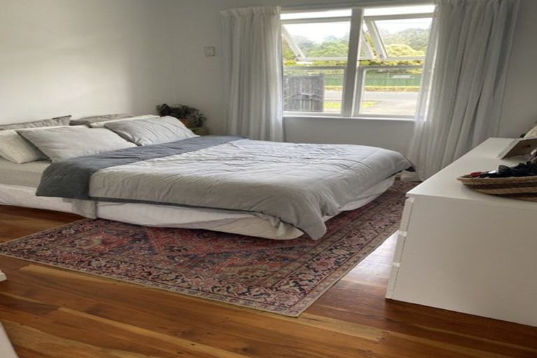 Photo of property in 10 Birdwood Road, Swanson, Auckland, 0612