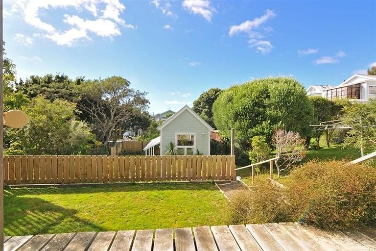 Photo of property in 1 Overtoun Terrace, Hataitai, Wellington, 6021