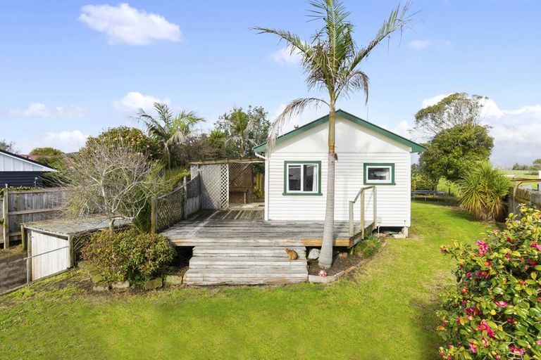 Photo of property in 56 Simpson Road, Papamoa Beach, Papamoa, 3118