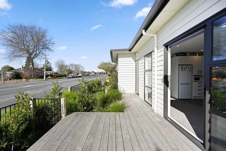 Photo of property in 1/2 Searancke Place, Fairfield, Hamilton, 3214