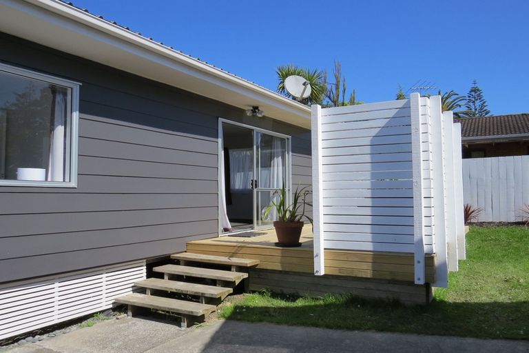 Photo of property in 55 Stottholm Road, Titirangi, Auckland, 0604