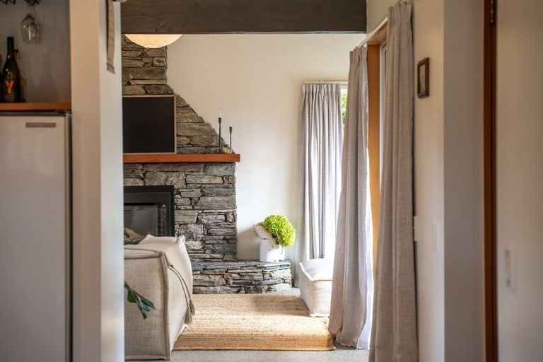 Photo of property in 15b Heuchan Lane, Wanaka, 9305