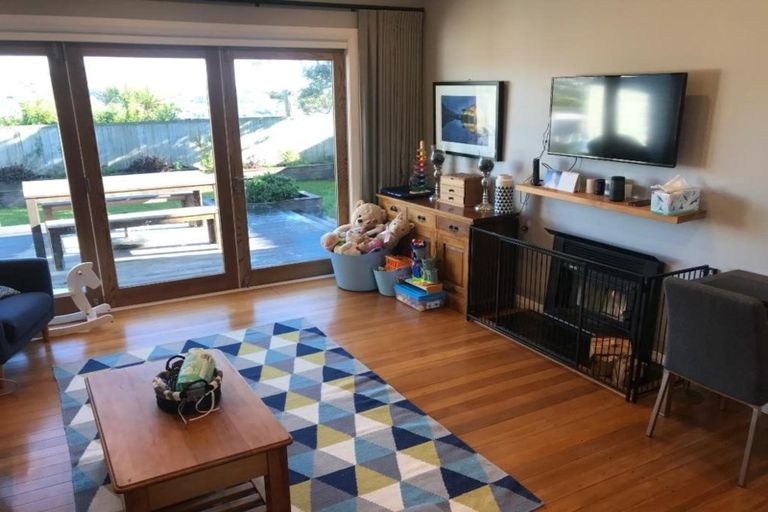 Photo of property in 5 Chapman Street, Johnsonville, Wellington, 6037