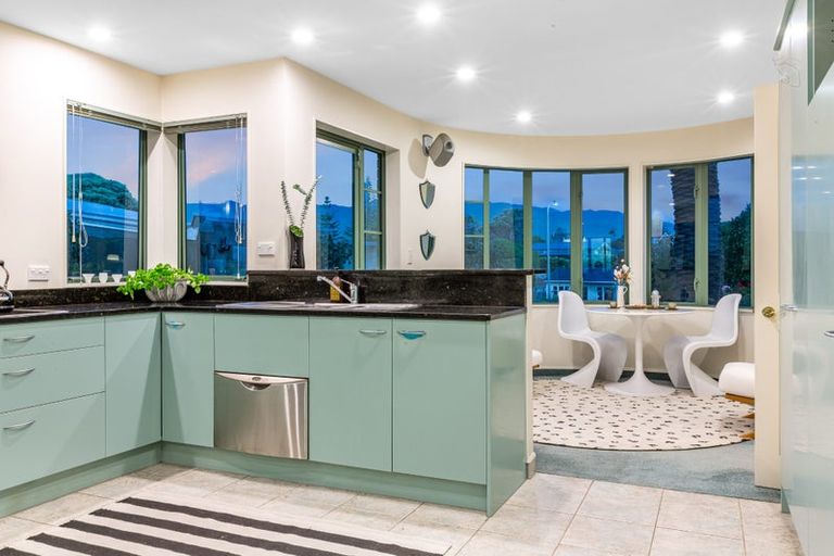 Photo of property in 69 Field Way, Waikanae Beach, Waikanae, 5036