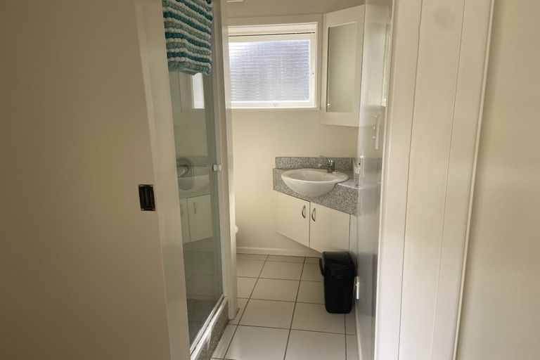 Photo of property in 11 Randwick Road, Northland, Wellington, 6012