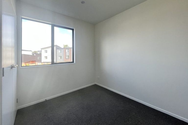 Photo of property in 9/60 Selo Street, Glen Eden, Auckland, 0602