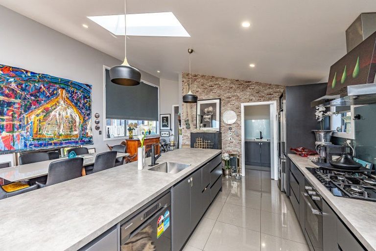 Photo of property in 3 Kamahi Street, Castlecliff, Whanganui, 4501