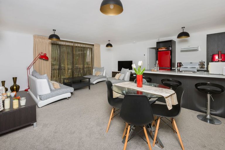 Photo of property in 12a June Place, Torbay, Auckland, 0630