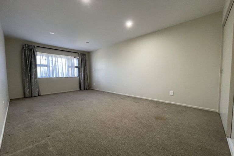 Photo of property in 3 Jammen Drive, Massey, Auckland, 0614