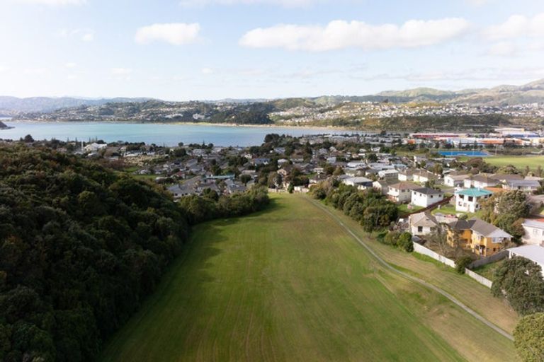 Photo of property in 91 Rangituhi Crescent, Takapuwahia, Porirua, 5022