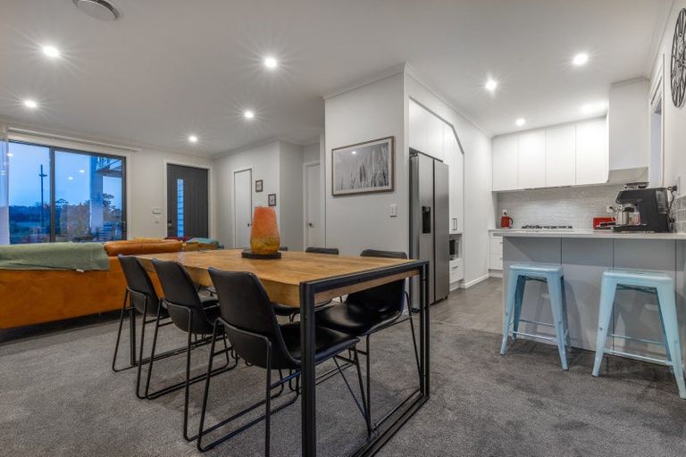 Photo of property in 3a Koreke Close, Kenepuru, 5022