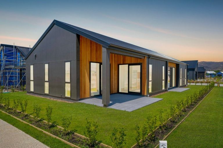 Photo of property in 1 Hadley Place, Cromwell, 9310