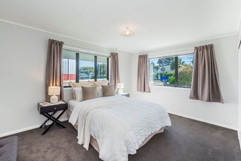 Photo of property in 8a Utauta Street, Waikanae, 5036