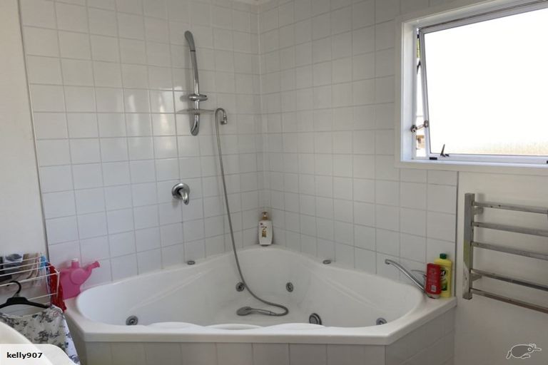 Photo of property in 16 Kakapo Place, Papatoetoe, Auckland, 2025