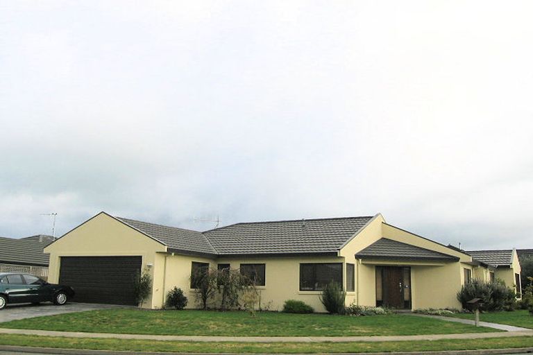 Photo of property in 3 Santa Teresa Court, Paraparaumu Beach, Paraparaumu, 5032