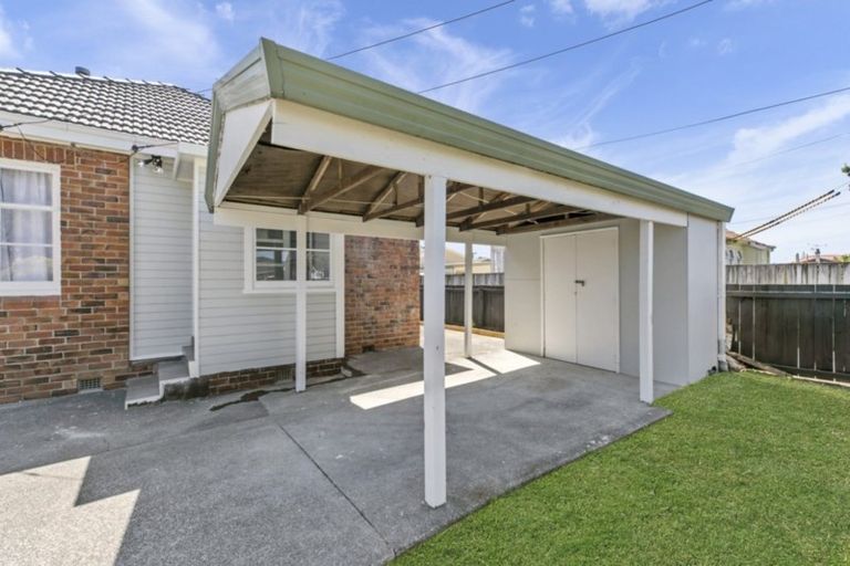 Photo of property in 1/16 Avis Avenue, Papatoetoe, Auckland, 2025