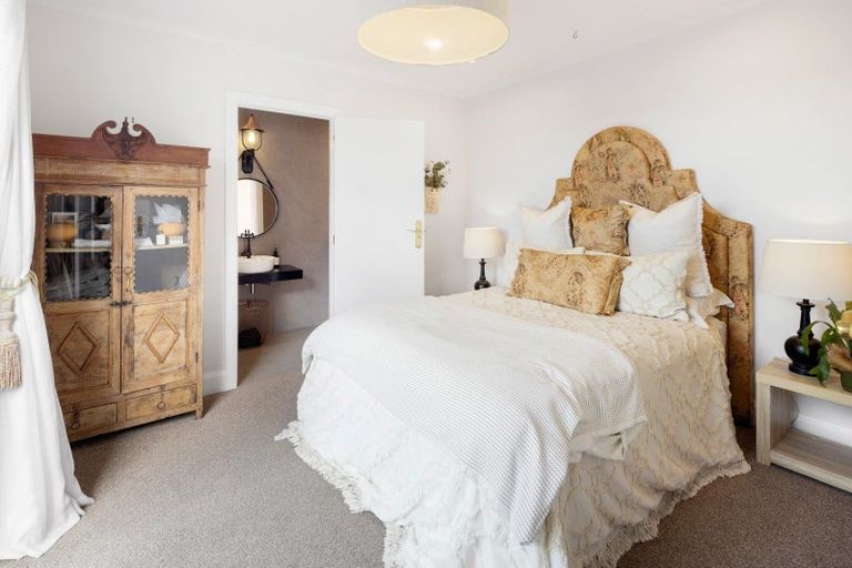 Photo of property in 83 Saint Kilda Road, Cambridge, 3434