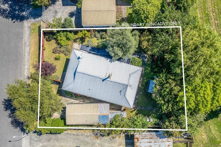 Photo of property in 20 Linwood Drive, Paraparaumu, 5032