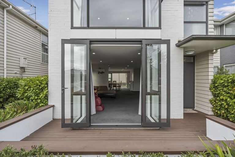 Photo of property in 9 Popokatea Drive, Takanini, 2112