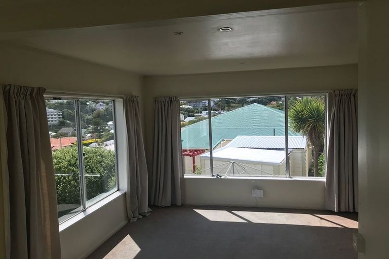 Photo of property in 2 Overtoun Terrace, Hataitai, Wellington, 6021