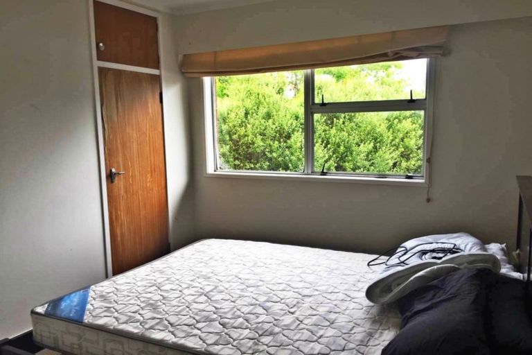 Photo of property in 2/2 Girrahween Drive, Totara Vale, Auckland, 0629