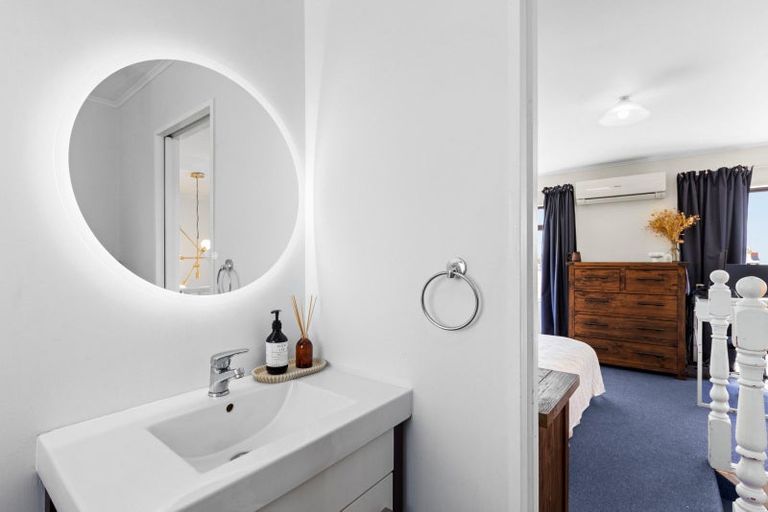 Photo of property in 86a King Street, Taradale, Napier, 4112