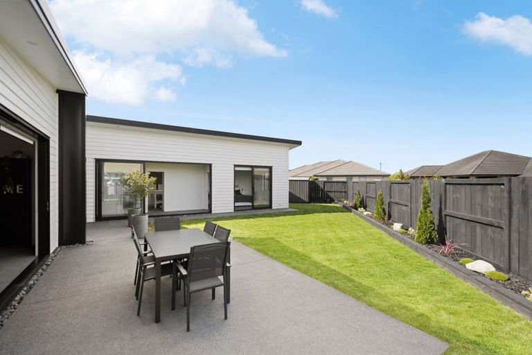 Photo of property in 27 Helen June Avenue, Flagstaff, Hamilton, 3210