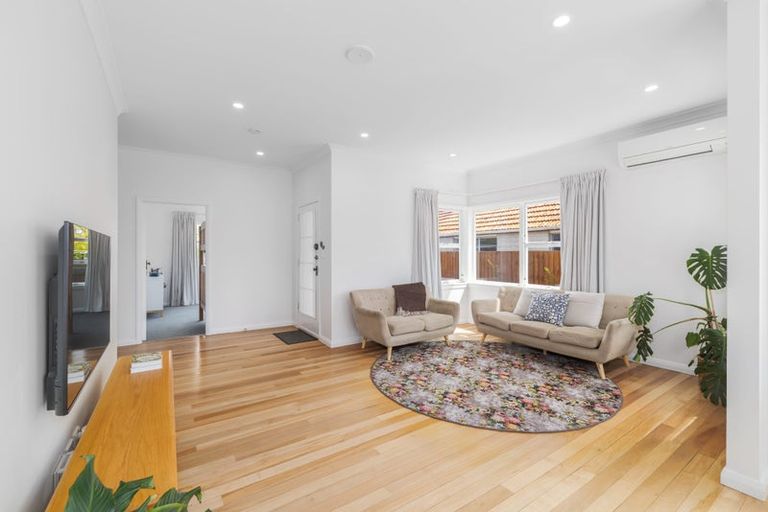 Photo of property in 60 Wilsons Road, Saint Martins, Christchurch, 8022