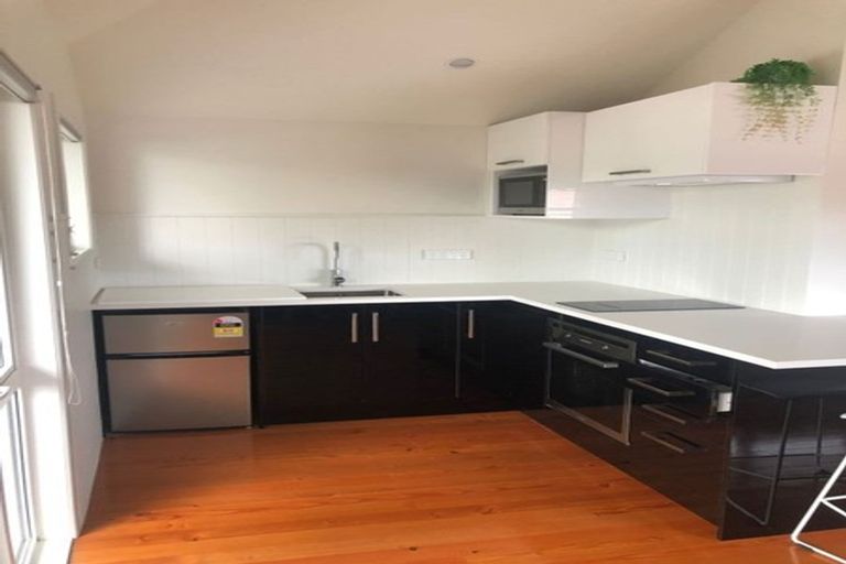 Photo of property in 29 Paragon Avenue, Beach Haven, Auckland, 0626