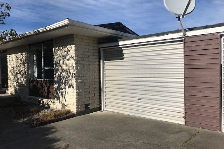 Photo of property in 2/12 Glen Place, Parklands, Christchurch, 8083