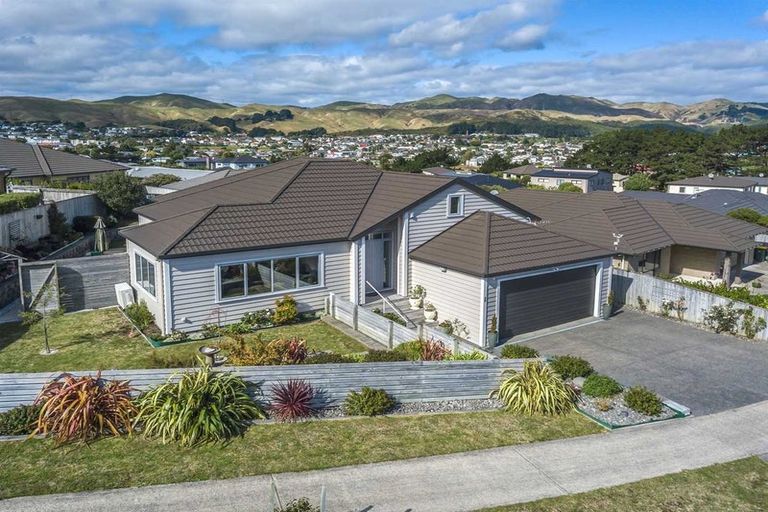 Photo of property in 7 Tasman Close, Aotea, Porirua, 5024